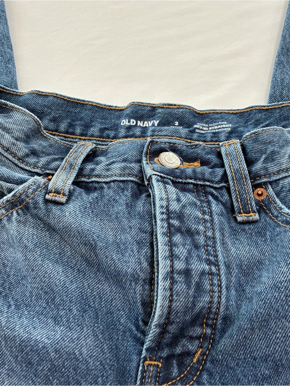 Old Navy Extra High-Rise Sky-Hi Straight Size 2P - Picture 3 of 6